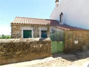 Moradia Geminada T1 / Fundão, Capinha