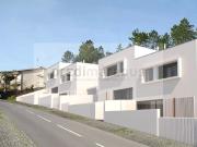 Moradia Geminada T3+1, 3 frentes, Ar Condicionado,...