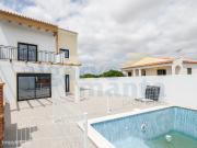 Moradia Geminada T3+1 Nova com Piscina Privada em Vila...