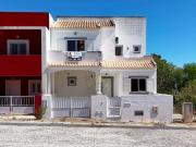 Moradia geminada T3 + 1 com grande garagem na Bemposta...