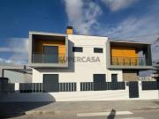 Moradia Geminada T3 com 2 Suítes e Telheiro