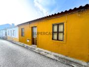 Moradia Geminada T3 com jardim no centro de Torres Novas