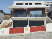 Moradia Geminada T3, com excelente exposio solar