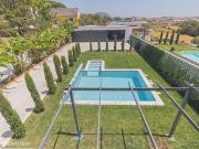Moradia Geminada T3 com Piscina em So Joo da Lampas