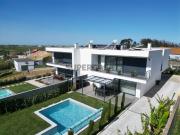 Moradia Geminada T3 | com Piscina | Garagem | Peroleite...