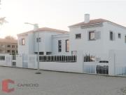 Moradia Geminada T3 de Luxo c/piscina em Vila Nogueira...