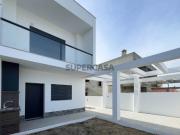 Moradia geminada T3 | Fernão Ferro | Seixal