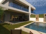 Moradia geminada T4, arquitetura contemporânea com...