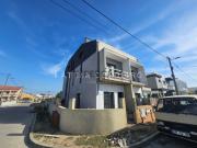 Moradia Geminada T4 com 2 suites em fase final de...