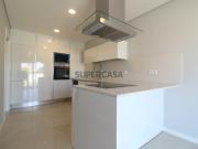 Moradia Geminada T4 com Piscina varandas e suite com closet