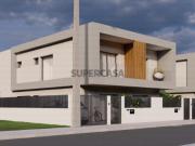 Moradia Geminada T 3 + 1 Estrear Duplex, 1 suíte e um...