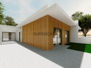 Moradia Geminada Térrea T 2 + 1, excelente localização e...