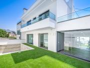 Moradia independente à venda na R. Octávio Ferreira das...