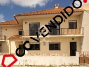 Moradia independente à venda na rua Principal, Alenquer,...