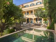 Moradia independente Rua Conde Carvalhal