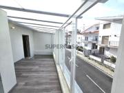 Moradia Independente T3+2, para renovar, em Mem Martins...