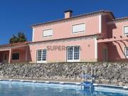 Moradia Independente T4+1 com lote de 15.600 m2 na Lapa,...
