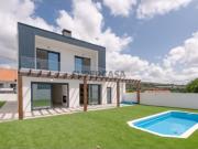 Moradia independente T4+1 nova c/piscina a 20 minutos Lisboa