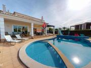 Moradia Independente T4 com piscina em Ferragudo