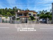 Moradia Independente T6 c/ Anexos, Armazém e Terreno p/...