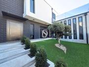 Moradia individual T4 + 1, como nova, em Palmeira, Braga