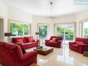 Moradia isolada, 4 quartos, 308m2 construídos num lote...