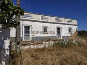 MORADIA ISOLADA COM 18.240 M2 DE TERRENO COM ÁRMAZEM...