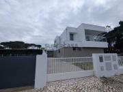 Moradia Isolada com Piscina na lagoa de albufeira