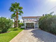 Moradia Isolada com Piscinas e Jardim nos arredores de...