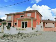 Moradia isolada com terreno em Casais da Bidoeira
