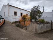 MORADIA ISOLADA DE ALDEIA T3 COM JARDIM TORNEIRO...