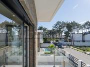 Moradia isolada de Arquitectura Moderna de tipologia T4...