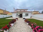 Moradia Isolada de Estilo Tradicional Portuguesa a 1 km...