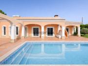 Moradia Isolada de Luxo com Piscina e Terreno de 1000 m²...