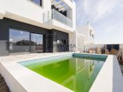 Moradia isolada de tipologia T4 localizada na zona da...