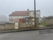 Moradia isolada T3 no Funchalinho para remodelação total