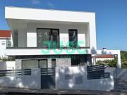 Moradia Isolada T4+2 para venda na Charneca da Caparica