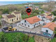 Moradia Isolada T4+2 Remodelada Candelária, Ponta Delgada