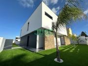 Moradia isolada, T4 com 3 suítes e piscina em Azeitão,...