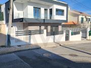 Moradia Isolada T4 com amplas áreas e construção de...