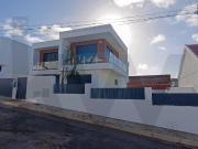 Moradia isolada T4 com piscina, Charneca da Caparica