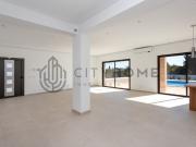 Moradia Isolada T4 com piscina e garagem