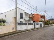 Moradia isolada T4 com piscina nos Foros da Amora 195m²...