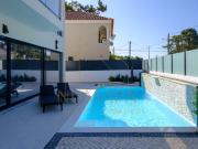 Moradia Isolada T4 de Luxo na Aroeira com Piscina