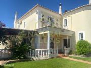 Moradia Isolada T5 com Piscina e Jardim em Estoi