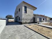 Moradia Isolada T5 inserida em lote de terreno de 600m2