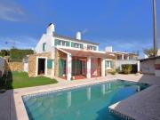 Moradia isolada T6 com piscina e vista mar