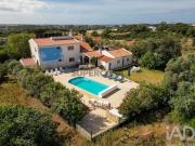 Moradia isolada T6 em Ferreiras de 217 m²