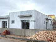 Moradia Isolada Térrea T4 c/ Piscina e Garagem Brejos de...