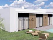 Moradia Isolada Térrea T4, com Piscina e Garagem. Azeitão